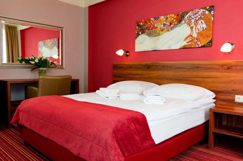 Voco Katowice By Ihg Hotel Екстериор снимка