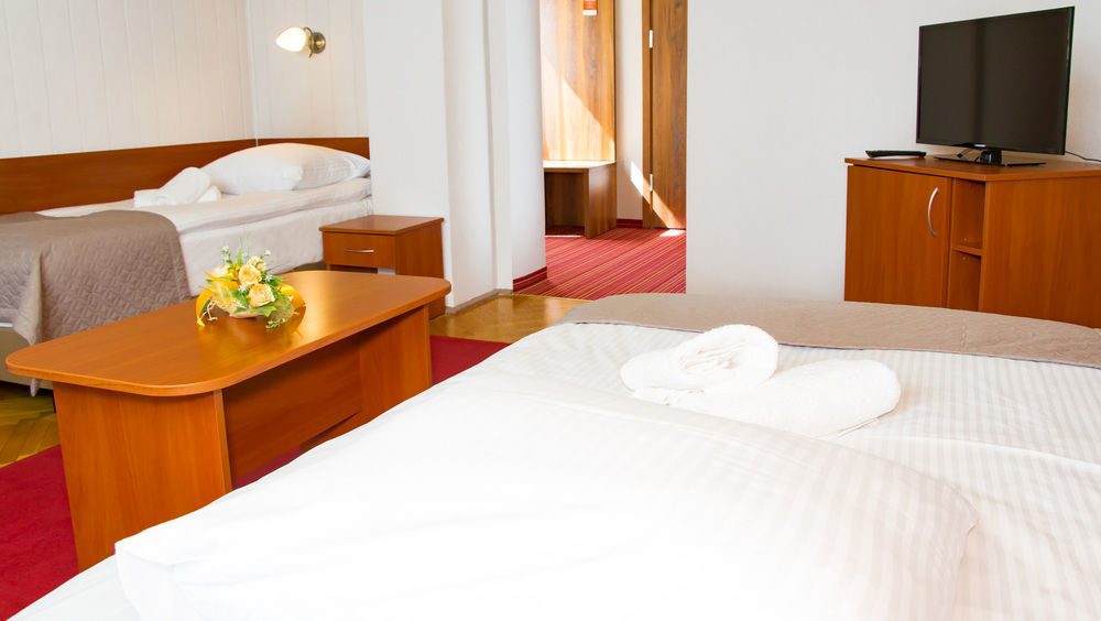 Voco Katowice By Ihg Hotel Екстериор снимка