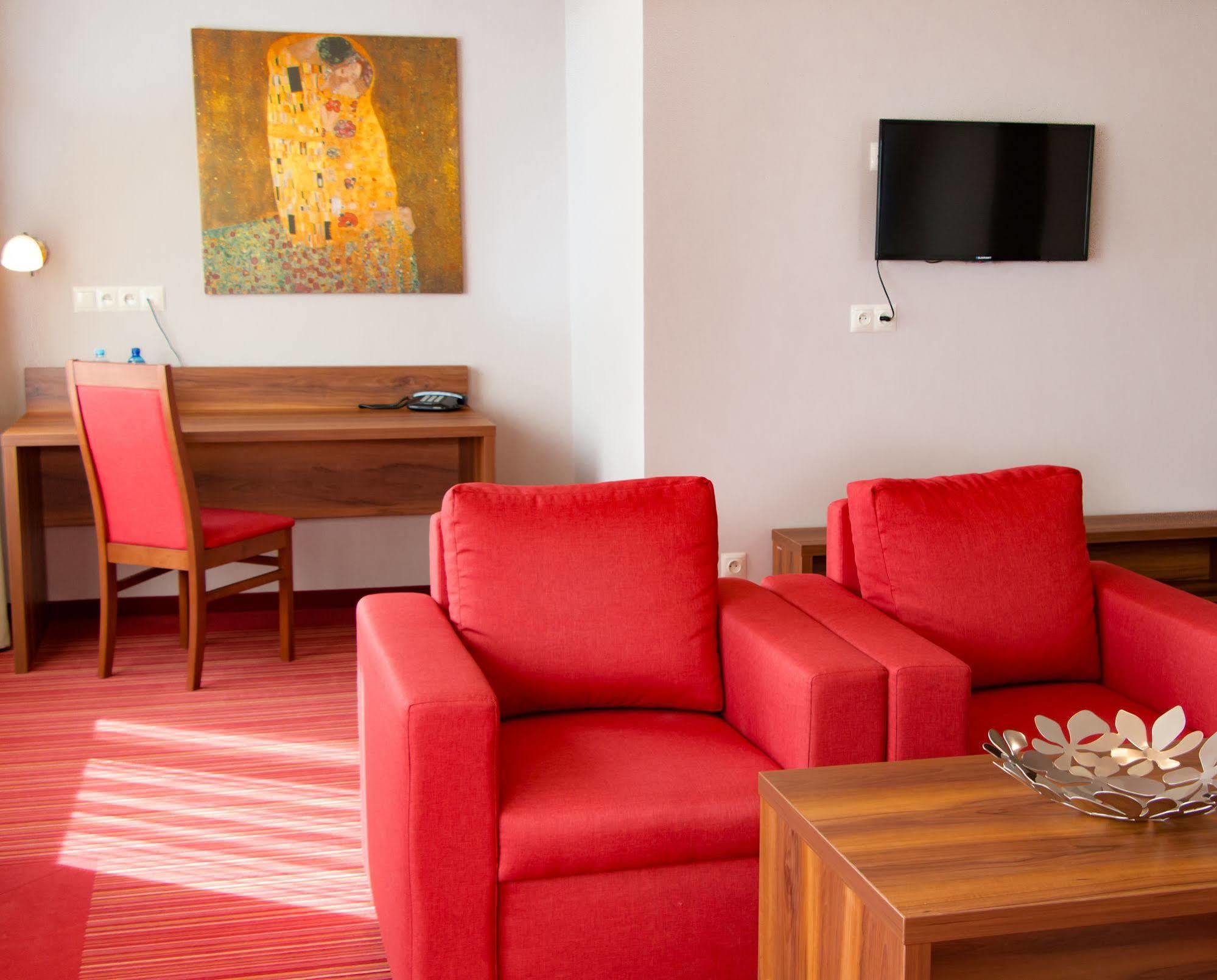 Voco Katowice By Ihg Hotel Екстериор снимка