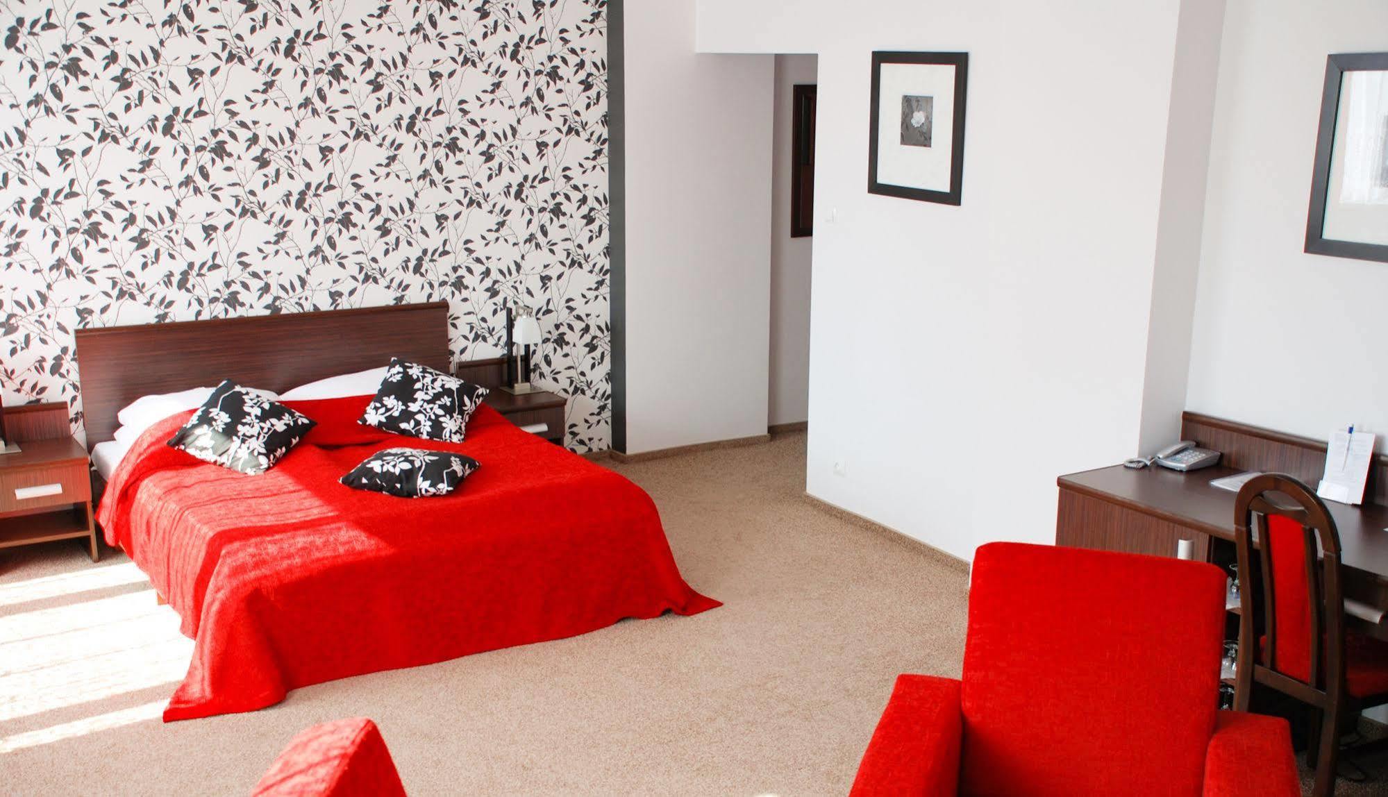 Voco Katowice By Ihg Hotel Екстериор снимка