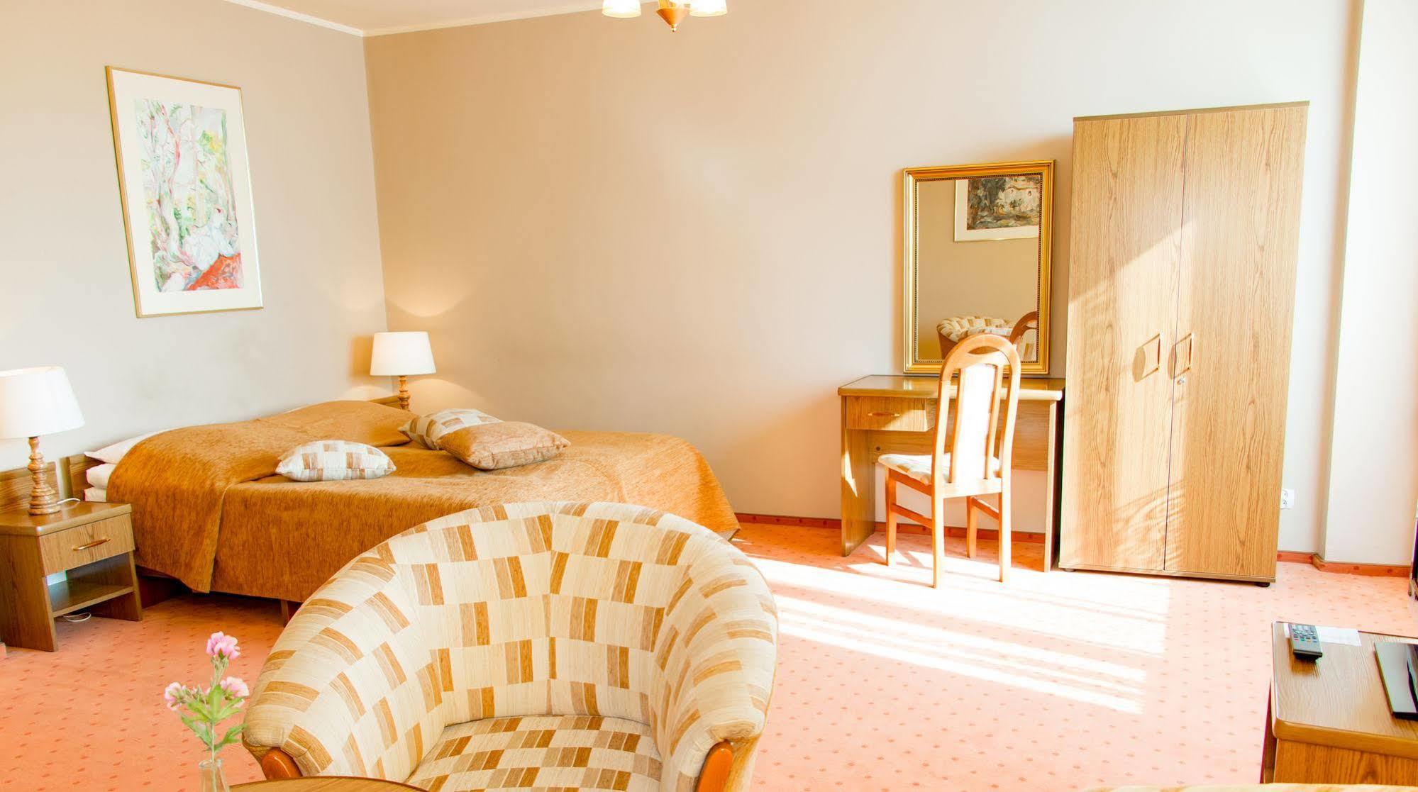 Voco Katowice By Ihg Hotel Екстериор снимка