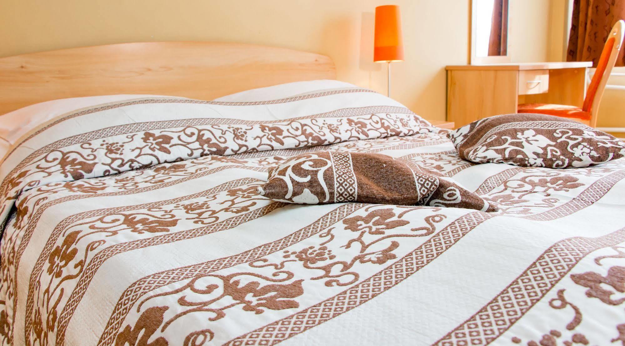 Voco Katowice By Ihg Hotel Екстериор снимка